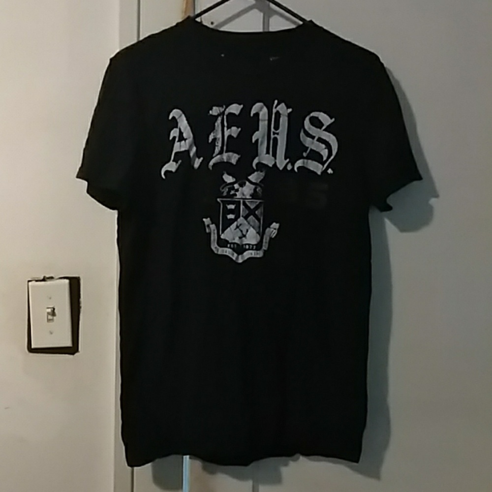American Eagle Outfitters black short sleeve